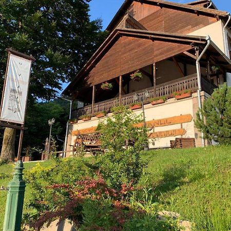 Csiki Hatar Fogado/ Hanul Hotarul Ciucului Hotel Bixad  Buitenkant foto